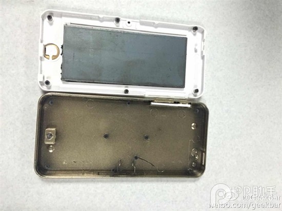 史上最拼的土豪金山寨iPhone5s长什么样1