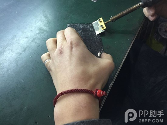 iPhone6 Plus屏幕碎了不用怕 手把手教你维修8