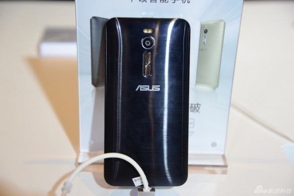 华硕新品发布会 华硕ZenFone 2现场真机上手试玩4