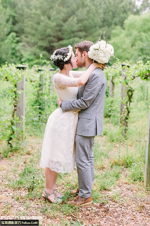 婚礼摄影中如何捕捉自然真实亲吻瞬间1