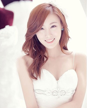 韩国女星示范甜美新娘发型4