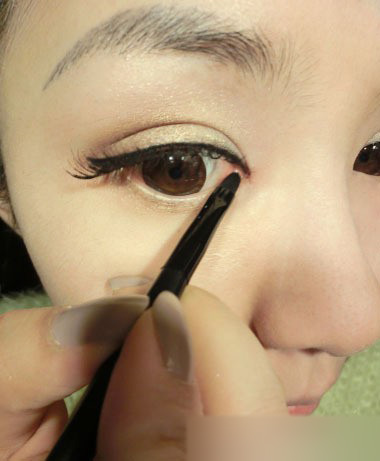 清新大眼妆的画法教程9