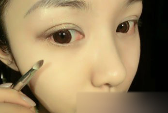 清新大眼妆的画法教程6
