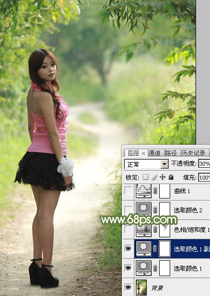 Photoshop给树林人物加上浓厚的橙绿色6