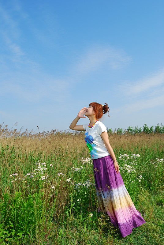 Photoshop调出外景女孩欧风鲜黄色调1