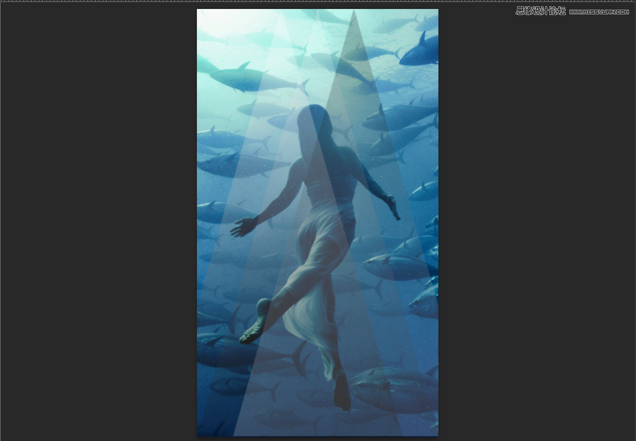 Photoshop给水下照片添加时尚的几何图像特效10