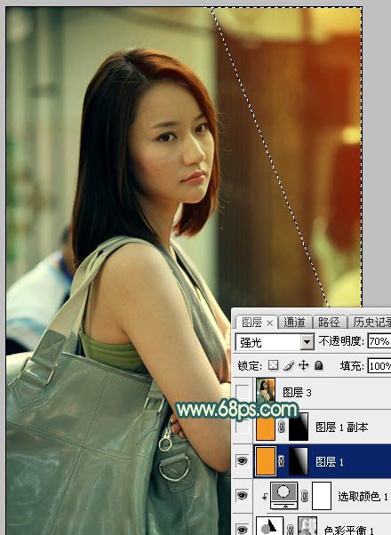 Photoshop给街道人物图片加上暖色逆光效果15