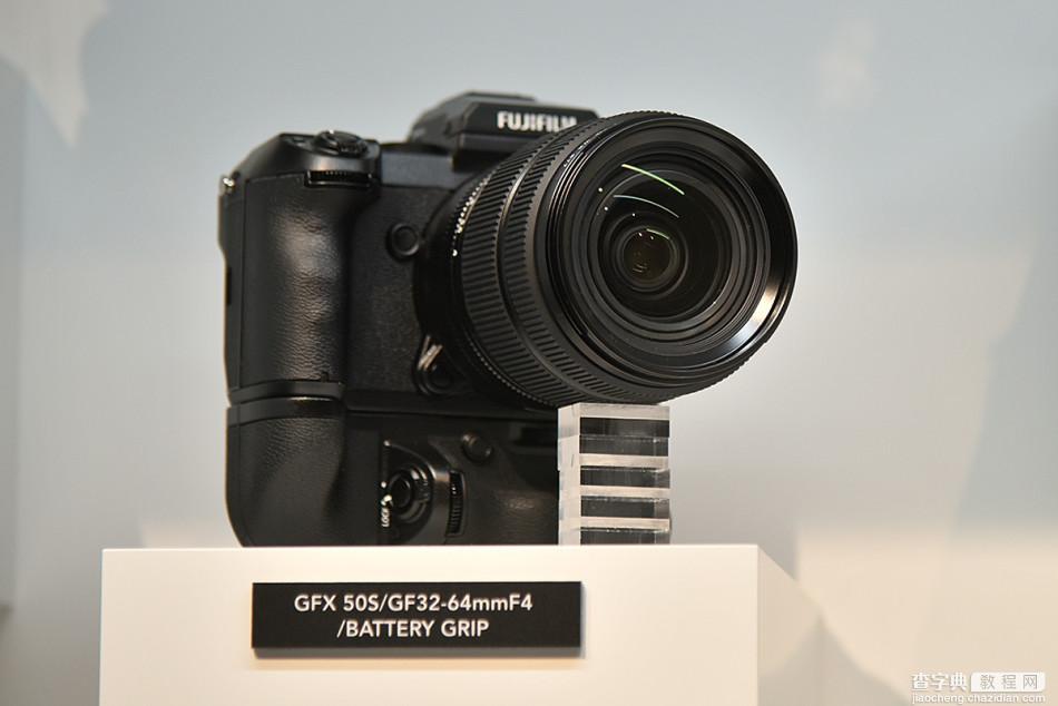 富士发布中画幅无反相机GFX1