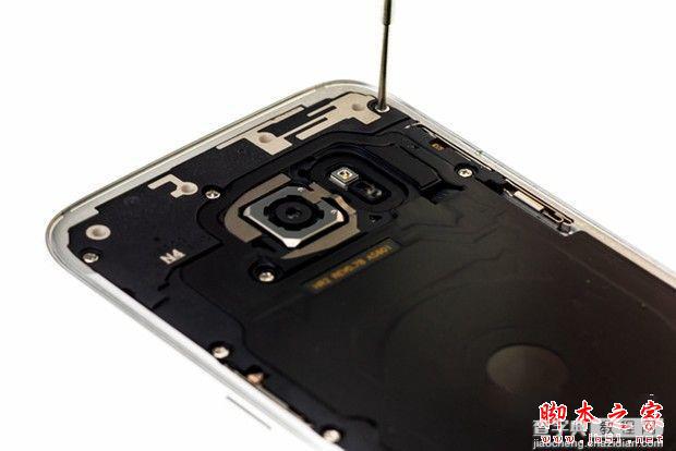 三星Galaxy S7 Edge做工怎么样？ 三星Galaxy S7 Edge拆机图解评测全过程19