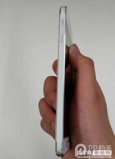 三星S5与iPhone5混合体 Galaxy Alpha智能真机图曝光4
