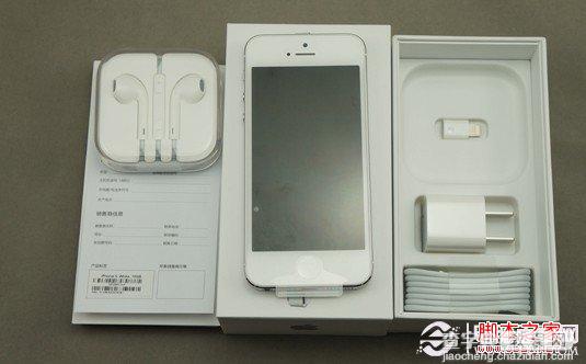 国行白色版iPhone5开箱图 附iPhone5开箱视频3