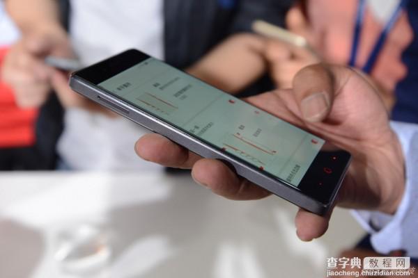 nubia Z9无边框手机发布会现场上手试玩2