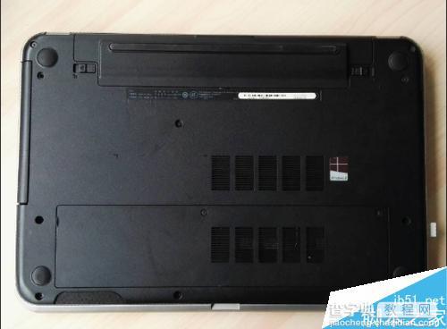 [图解]戴尔灵越15R 5537怎么更换加装固态硬盘?7