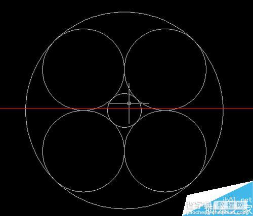 cad中怎么画一个大圆与多个小圆相切？1