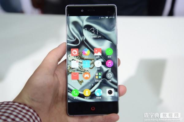 nubia Z9无边框手机发布会现场上手试玩1