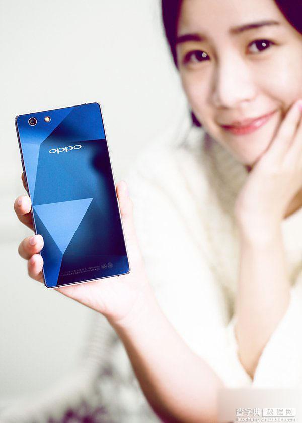 OPPO R1C官方高清图集欣赏 钻石镜面后盖设计3