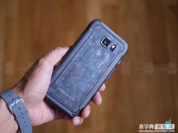 [视频]三星新机Galaxy S6 Active开箱：三防硬汉3