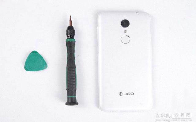 360手机N4后盖怎么打开 360N4手机后盖拆解与更换电池图文教程1