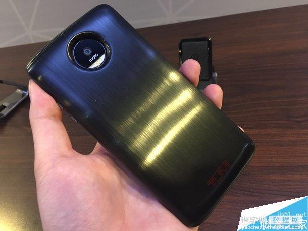 联想Moto Z和Moto Z Force真机上手图赏:全球超薄金属旗舰13