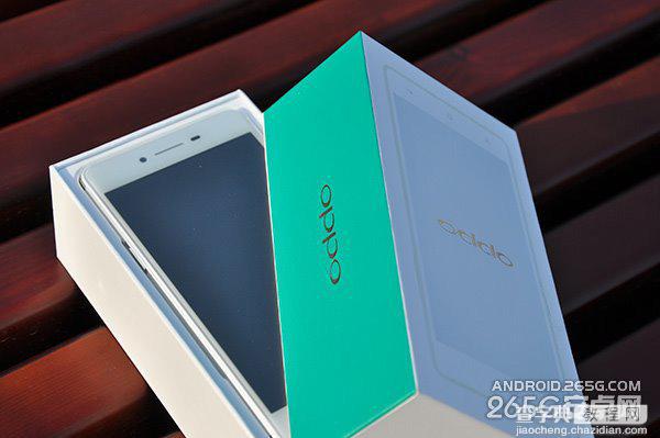 OPPO R7手机现场的开箱图赏 全金属一体颜值高高的4