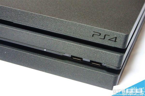PS4 Pro首发开箱图赏:依旧比Xbox One轻薄8