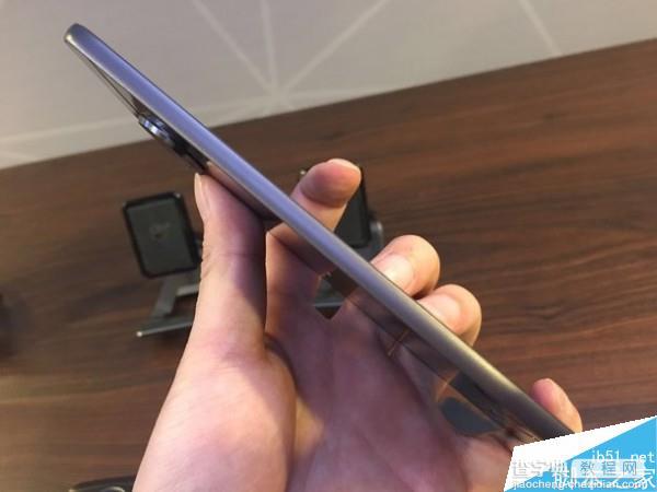 联想Moto Z和Moto Z Force真机上手图赏:全球超薄金属旗舰2