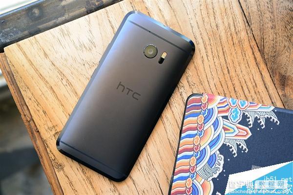 黑色版HTC 10真机图赏 宽倒角依然感人10