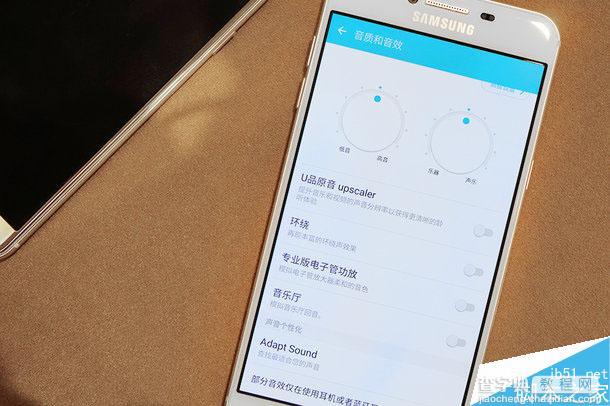 三星Galaxy C5的真机开箱图赏:2.5D弧面玻璃3