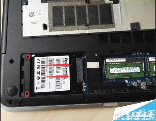 [图解]戴尔灵越15R 5537怎么更换加装固态硬盘?6
