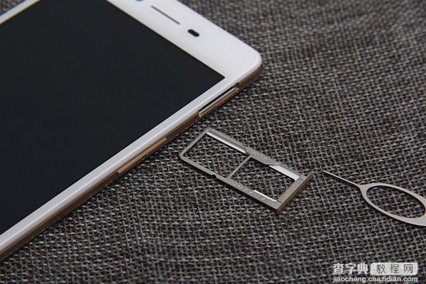 OPPO R7怎么装卡？OPPO R7手机SIM卡安装方法图解2