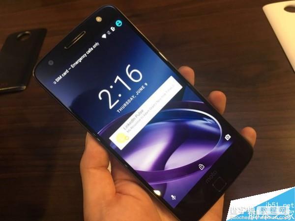 联想Moto Z和Moto Z Force真机上手图赏:全球超薄金属旗舰1