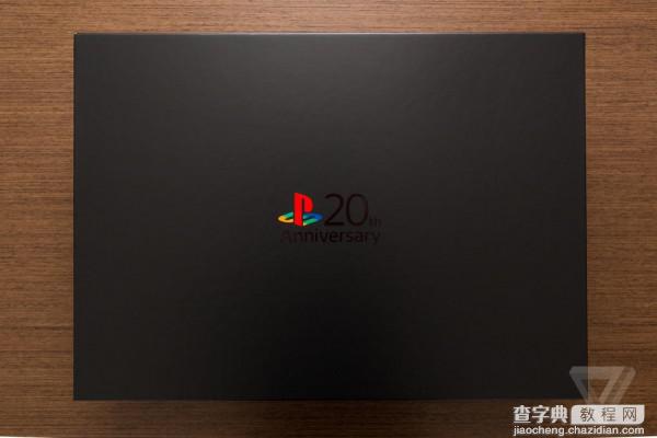 索尼20周年纪念版灰白色PS4开箱图赏3