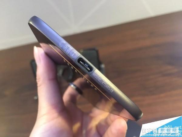 联想Moto Z和Moto Z Force真机上手图赏:全球超薄金属旗舰4