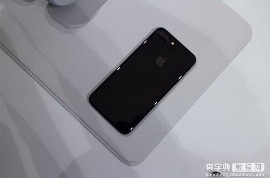 苹果iPhone7/Plus黑色和亮黑色有何区别？iPhone7/7 Plus黑色和亮黑色区别对比评测5