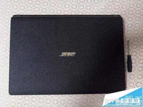 宏碁ACER4752G怎么拆机更换内存条?1