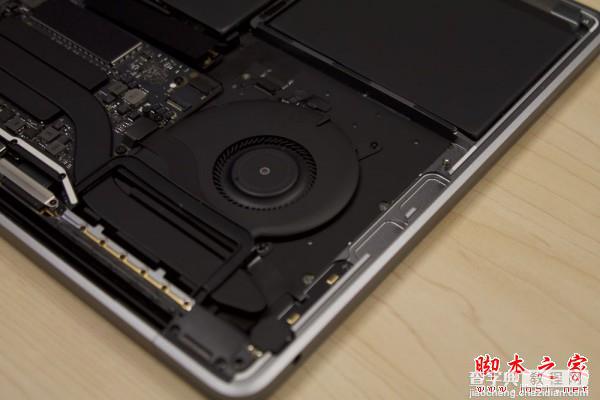 苹果13英寸全新MacBook Pro拆机图文详解教程 SSD可更换9