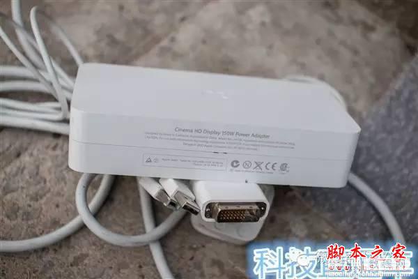 你肯定没见过有苹果30寸的巨型iPhone 3G！8