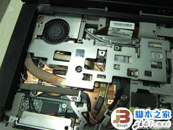 ThinkPad T400 笔记本详细拆机过程 清理风扇(图文教程)7