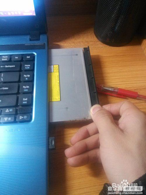 怎样给笔记本加固态硬盘ssd?保持机械硬盘不变4