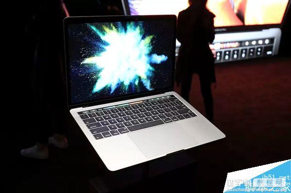 苹果全新Macbook Pro真机图赏和上手视频:触控屏逆天18