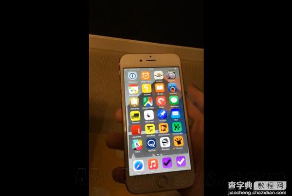 【视频】运行ios8的iPhone6与ios3系统的iPhone 3G对比2