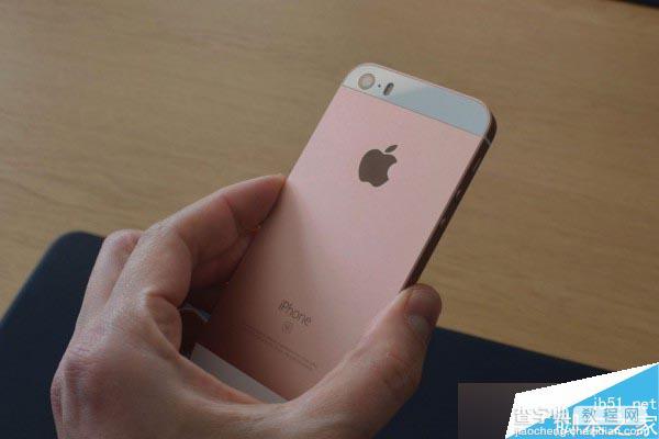 苹果iPhoneSE真机上手图赏 外观和iPhone5S一个样2