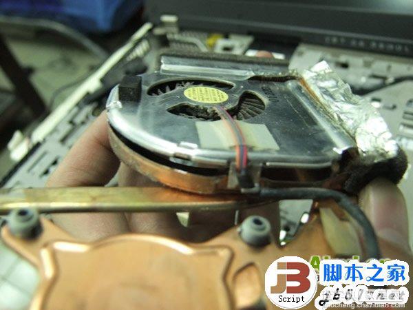 ThinkPad T400 笔记本详细拆机过程 清理风扇(图文教程)22