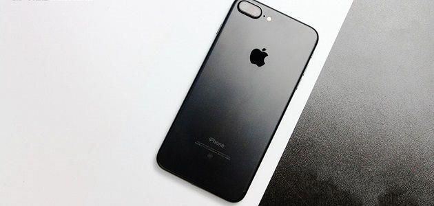 iphone7哪个黑色好看？iPhone7/7plus黑色与亮黑色区别对比4