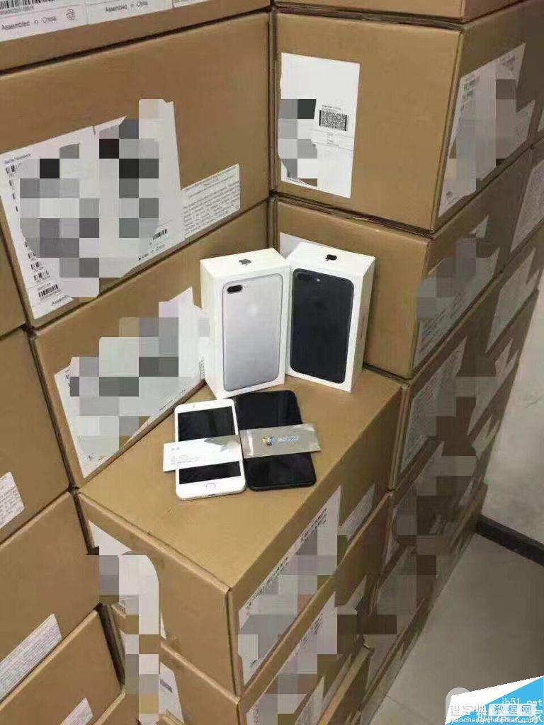 亮黑版iPhone7到货 iPhone7盒子黑色开箱图2