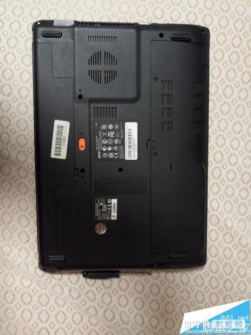 宏碁ACER4752G怎么拆机更换内存条?2