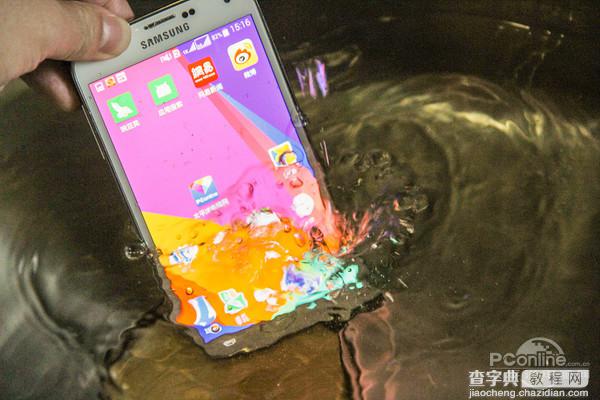 三星GALAXY S5暴力防水及耐用性能测试不惧洗衣机4