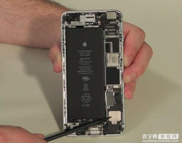 iPhone6和iPhone6 Plus哪个好？iPhone6与iPhone6 Plus内部拆解对比图4