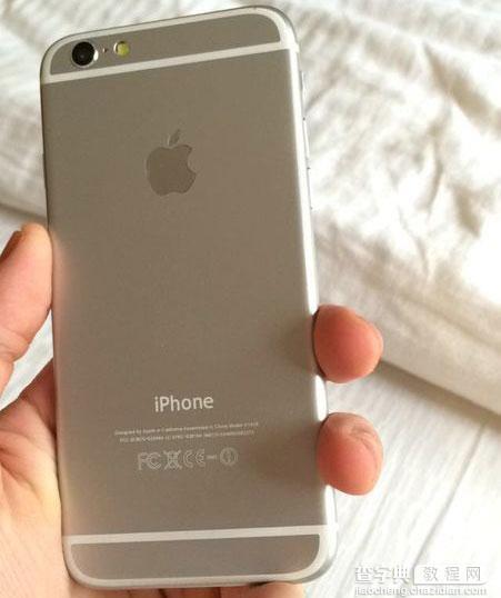 运行iOS8系统 苹果iPhone6首次开机点亮屏幕画面2