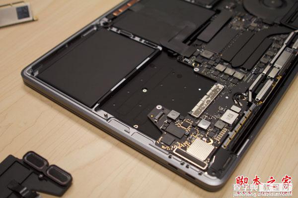 苹果13英寸全新MacBook Pro拆机图文详解教程 SSD可更换2